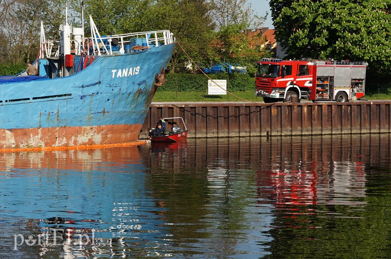 Elbląg Wyciek ze statku na rzece Elbląg