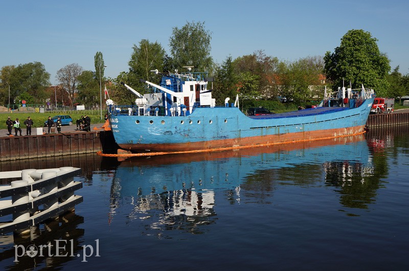 Wyciek ze statku na rzece Elbląg zdjęcie nr 86547