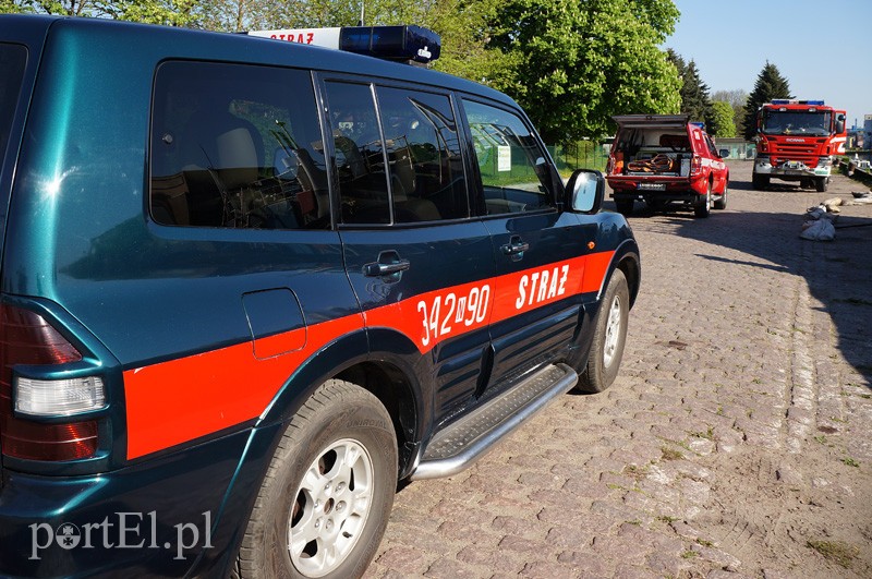 Wyciek ze statku na rzece Elbląg zdjęcie nr 86550