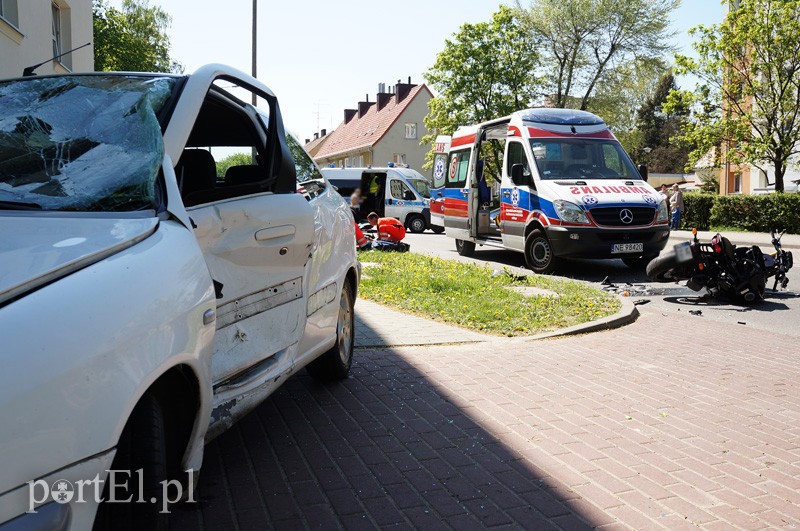 Wypadek na Wiejskiej - motocyklista ciężko ranny zdjęcie nr 86571