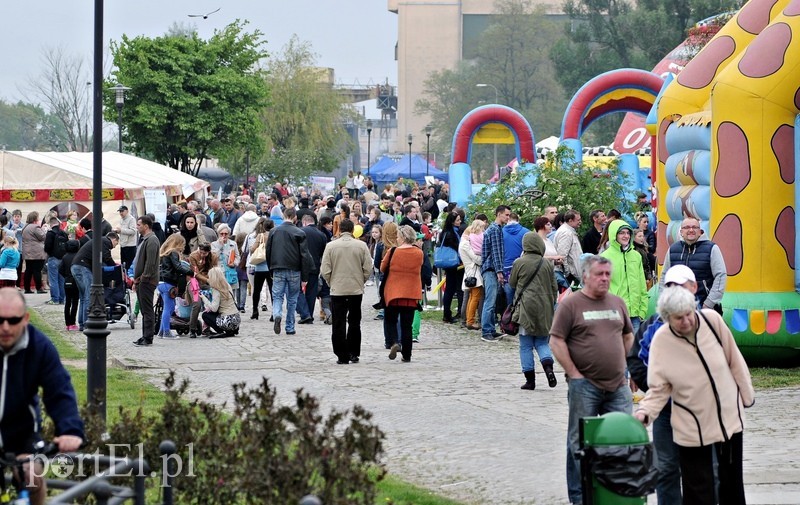 Rodzinny piknik na bulwarze zdjęcie nr 86803