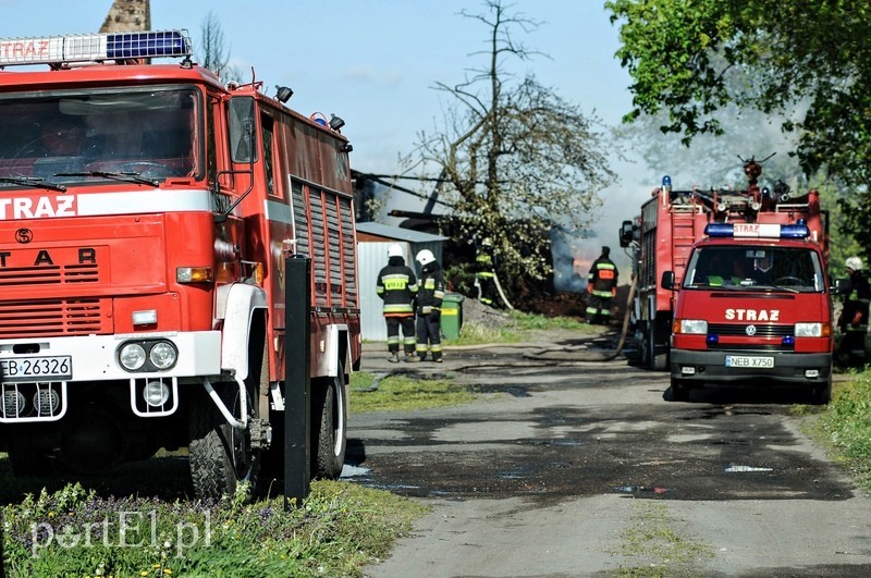 Raczki Elbląskie: spłonął zabytkowy dom zdjęcie nr 86841