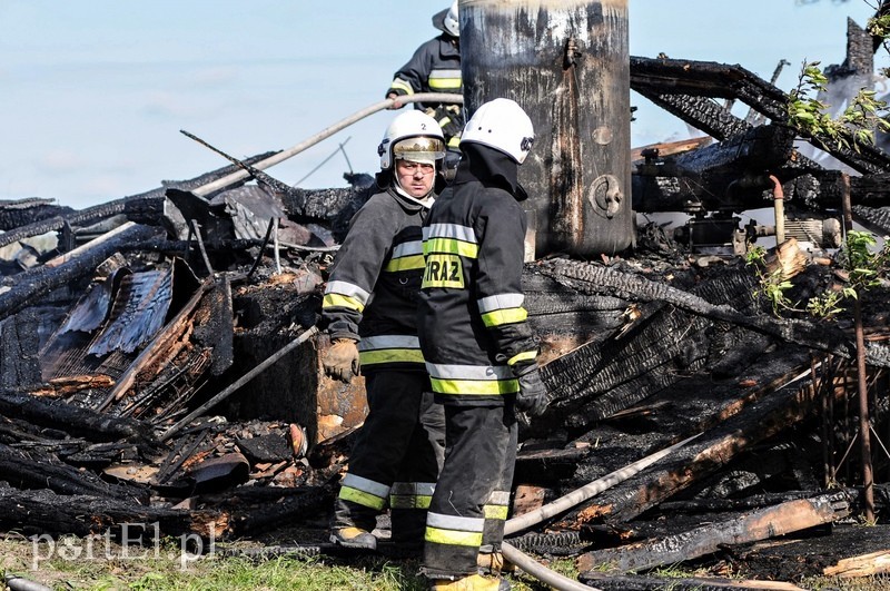 Raczki Elbląskie: spłonął zabytkowy dom zdjęcie nr 86834