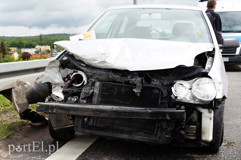 Węzeł Wschód: volkswagenem w barierę zdjęcie nr 87339