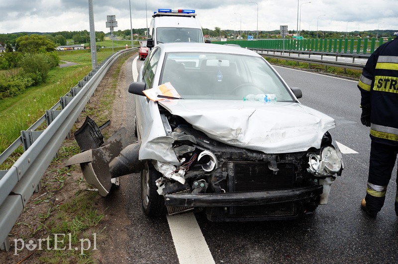 Węzeł Wschód: volkswagenem w barierę zdjęcie nr 87330