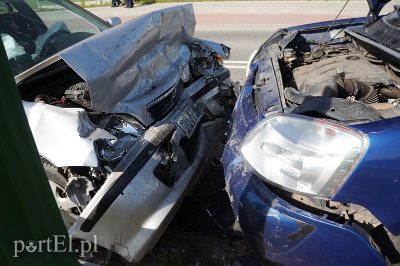 Czołowe zderzenie w Nowinie zdjęcie nr 87550