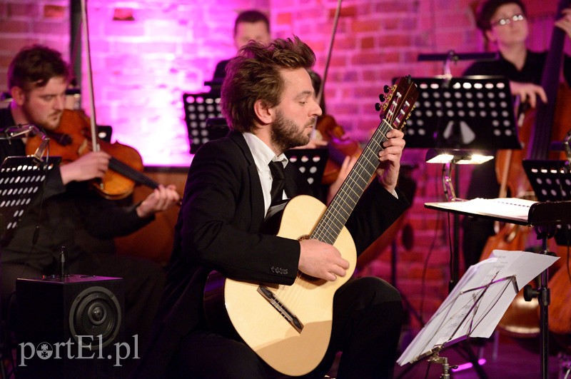 Elbląg o zmierzchu, czyli EOK i chłopak z gitarą zdjęcie nr 87558