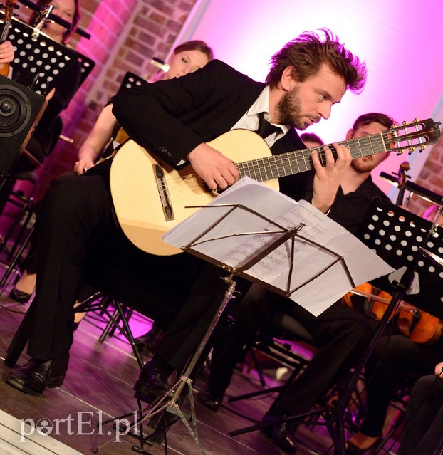 Elbląg o zmierzchu, czyli EOK i chłopak z gitarą zdjęcie nr 87562