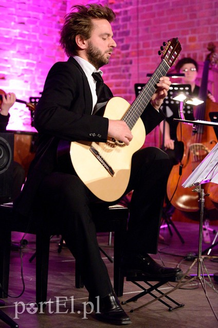 Elbląg o zmierzchu, czyli EOK i chłopak z gitarą zdjęcie nr 87559