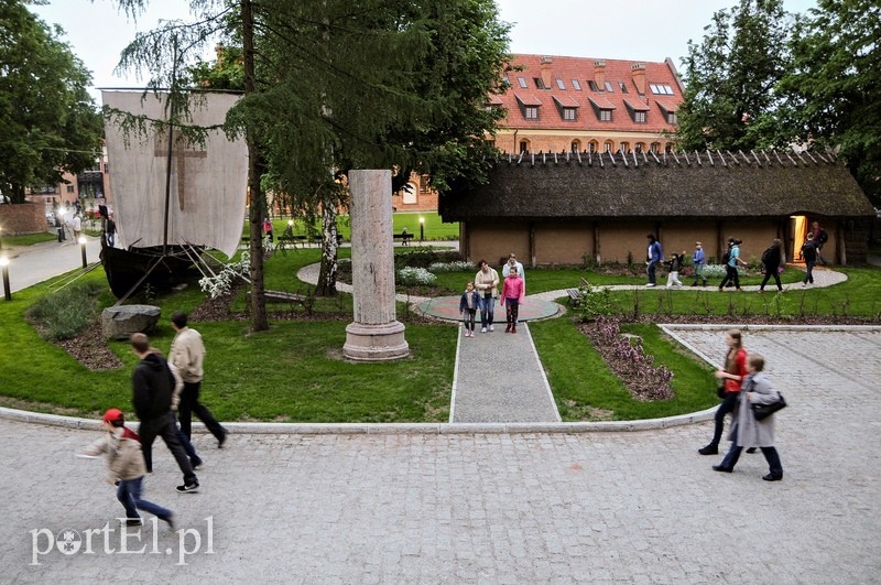 Nocne odkrywanie historii zdjęcie nr 87682