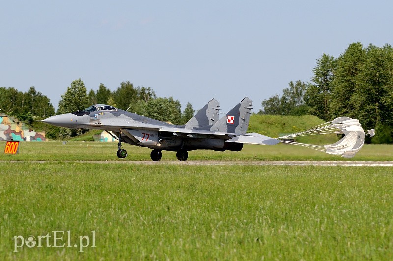MiG-i i Rafale nad Królewem Malborskim zdjęcie nr 87903