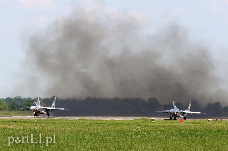 MiG-i i Rafale nad Królewem Malborskim zdjęcie nr 87894