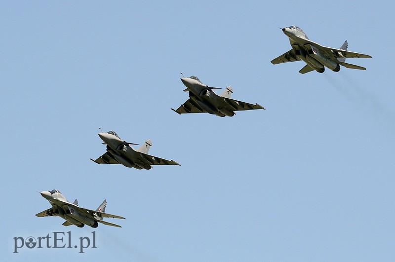 MiG-i i Rafale nad Królewem Malborskim zdjęcie nr 87904