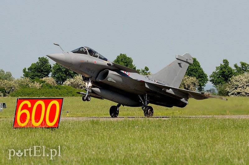 MiG-i i Rafale nad Królewem Malborskim zdjęcie nr 87908
