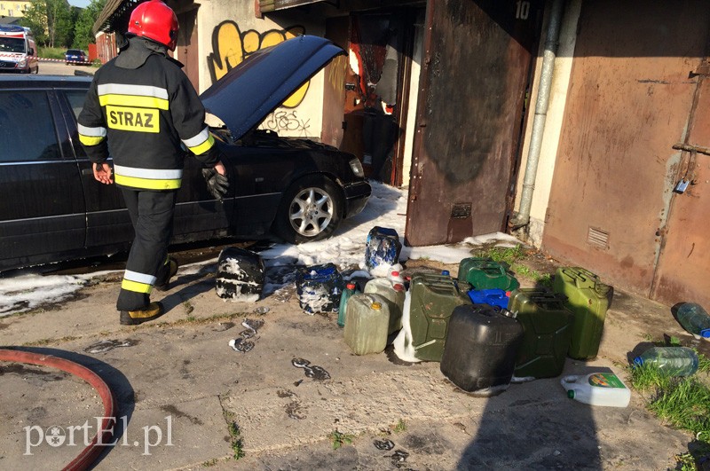 Pożar w garażu przy Malborskiej zdjęcie nr 88132