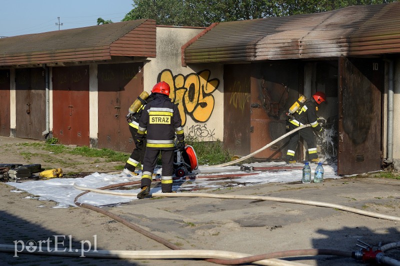 Pożar w garażu przy Malborskiej zdjęcie nr 88128