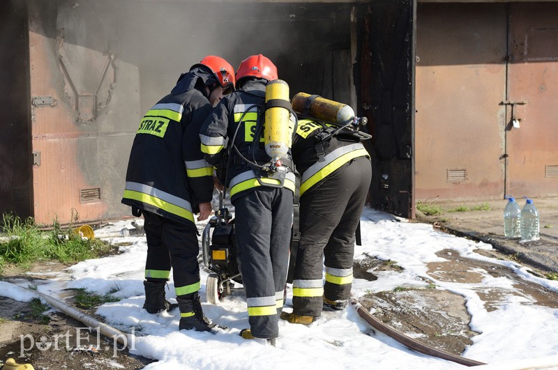 Pożar w garażu przy Malborskiej zdjęcie nr 88127