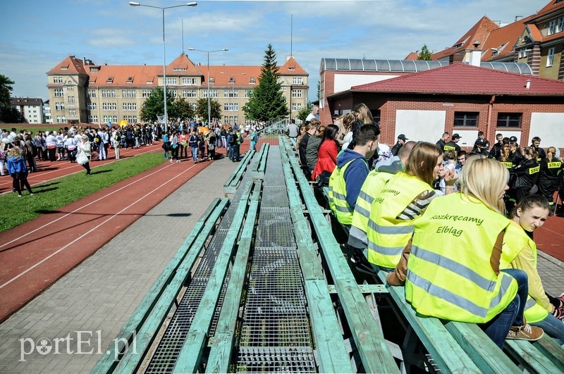 Ta młodzież nie chce palić zdjęcie nr 88493