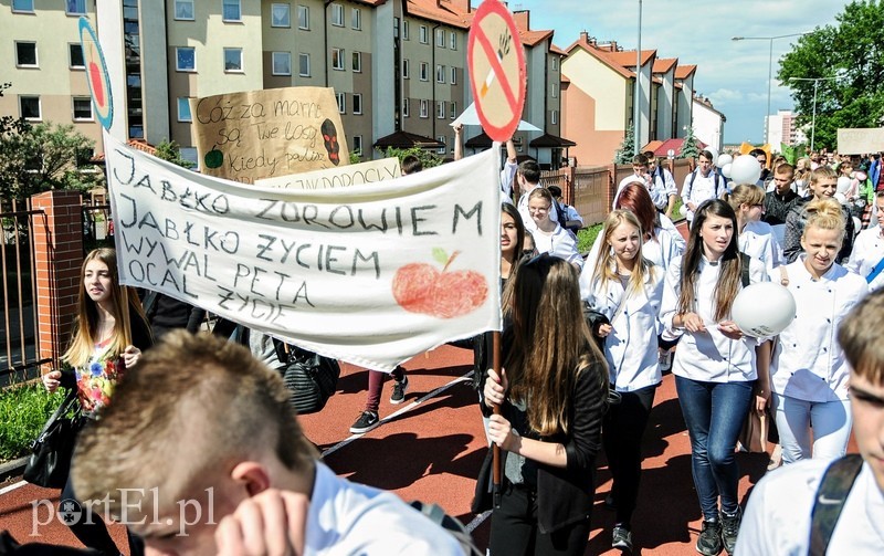 Ta młodzież nie chce palić zdjęcie nr 88509