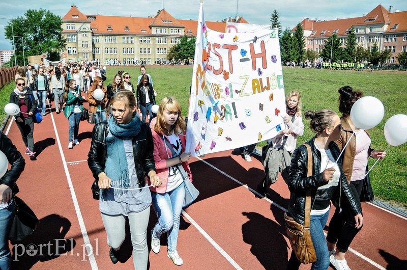 Ta młodzież nie chce palić zdjęcie nr 88507