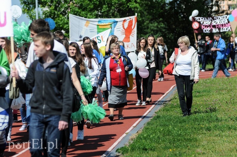 Ta młodzież nie chce palić zdjęcie nr 88501