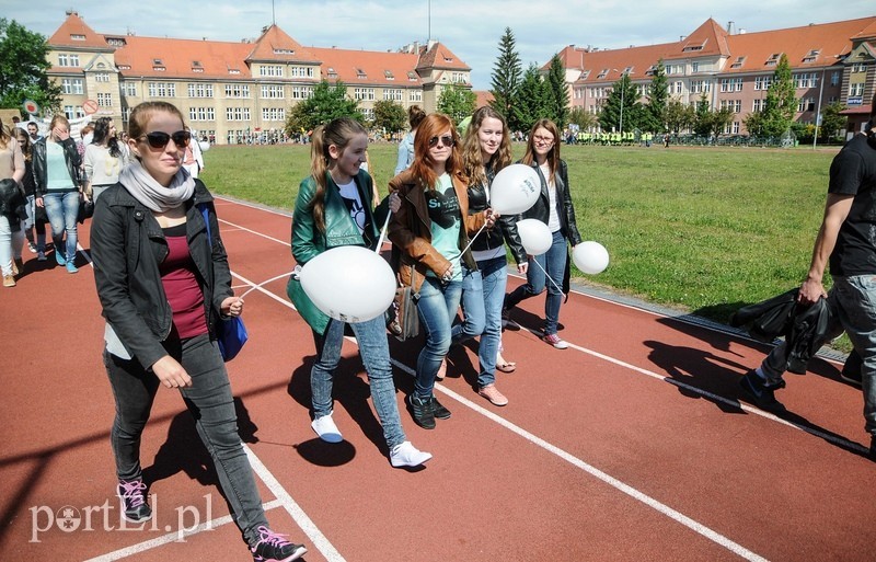 Ta młodzież nie chce palić zdjęcie nr 88508