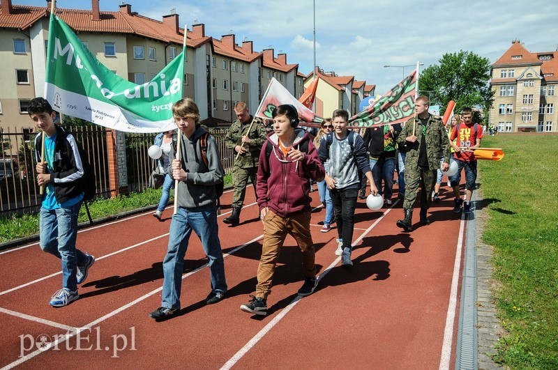 Ta młodzież nie chce palić zdjęcie nr 88515