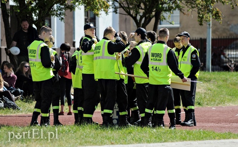 Ta młodzież nie chce palić zdjęcie nr 88495