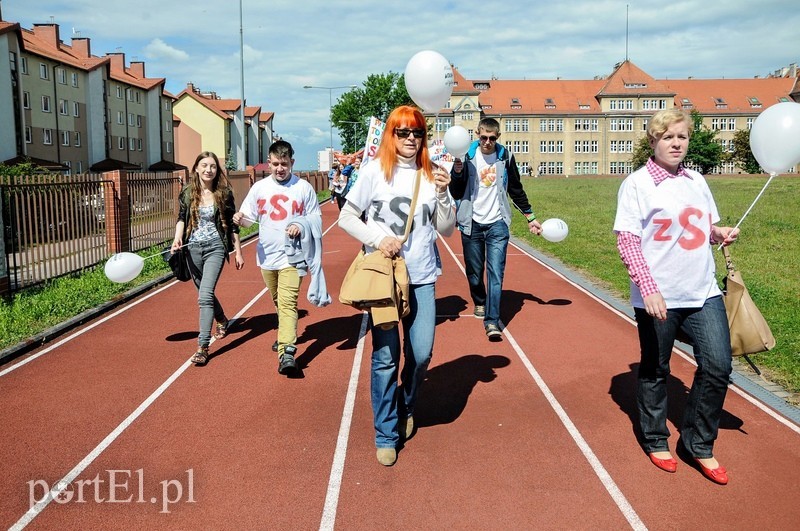 Ta młodzież nie chce palić zdjęcie nr 88513