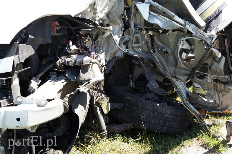Czołowe zderzenie na drodze nr 22 zdjęcie nr 89734