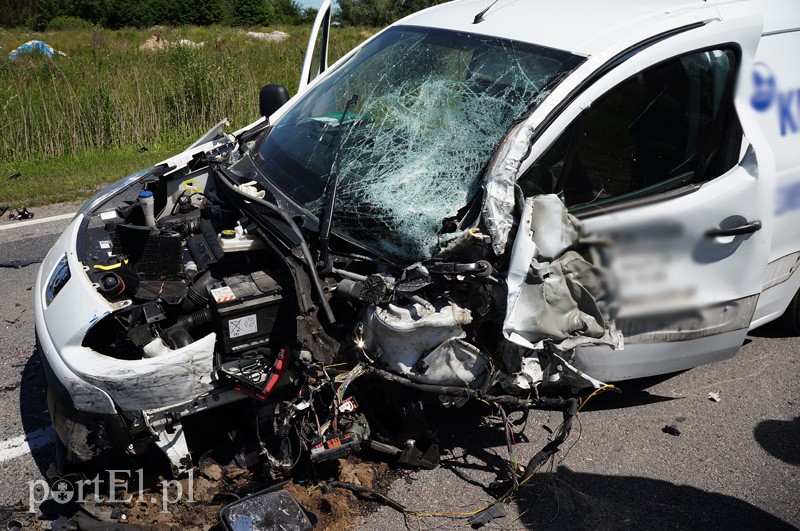 Czołowe zderzenie na drodze nr 22 zdjęcie nr 89730