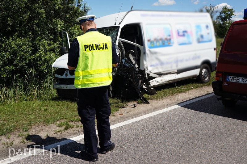 Czołowe zderzenie na drodze nr 22 zdjęcie nr 89738