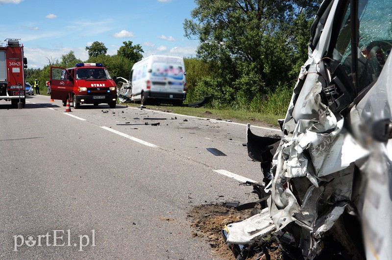 Czołowe zderzenie na drodze nr 22 zdjęcie nr 89742