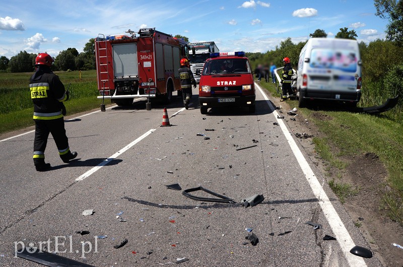 Czołowe zderzenie na drodze nr 22 zdjęcie nr 89732