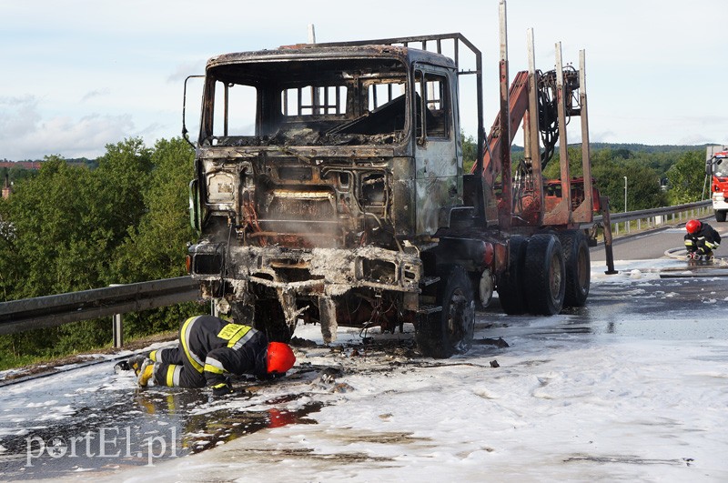 Na obwodnicy spłonęła ciężarówka zdjęcie nr 89752