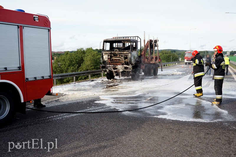 Na obwodnicy spłonęła ciężarówka zdjęcie nr 89760