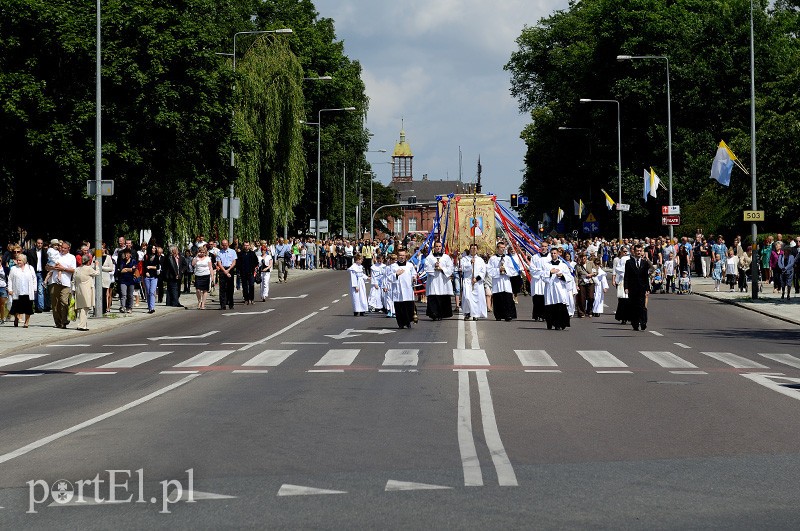 Największa procesja przeszła w centrum Elbląga zdjęcie nr 89851