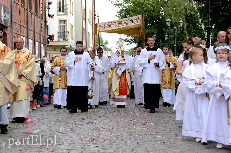 Największa procesja przeszła w centrum Elbląga zdjęcie nr 89849