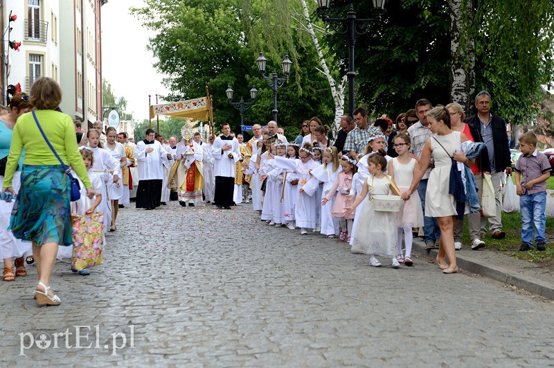 Największa procesja przeszła w centrum Elbląga zdjęcie nr 89848