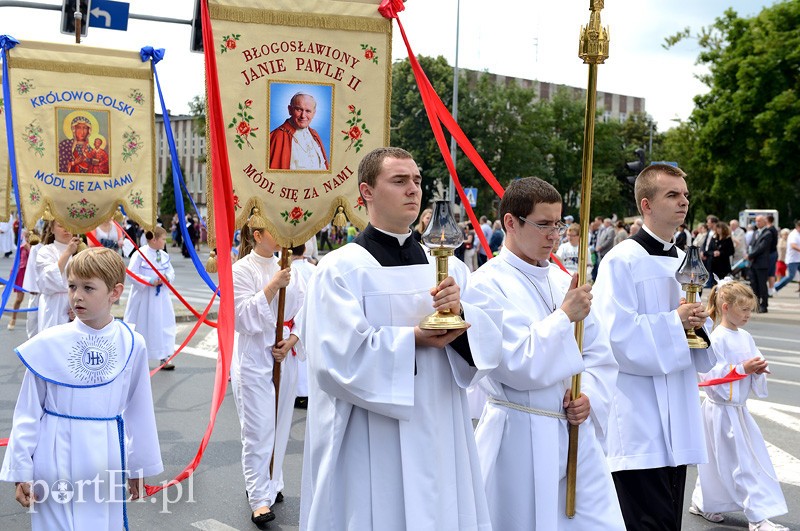 Największa procesja przeszła w centrum Elbląga zdjęcie nr 89870