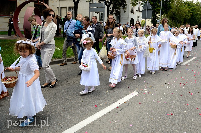 Największa procesja przeszła w centrum Elbląga zdjęcie nr 89862