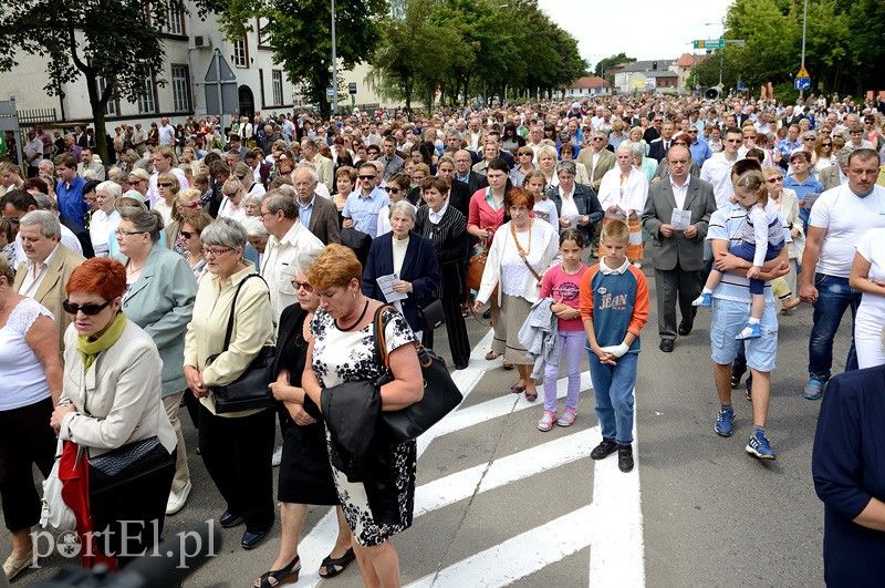 Największa procesja przeszła w centrum Elbląga zdjęcie nr 89866