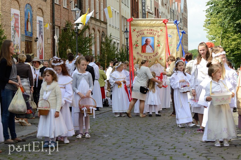 Największa procesja przeszła w centrum Elbląga zdjęcie nr 89840