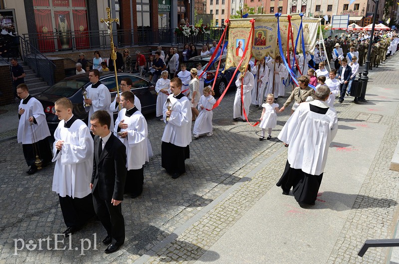 Największa procesja przeszła w centrum Elbląga zdjęcie nr 89844