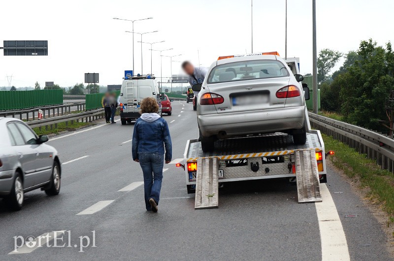 Drogi zalane olejem z uszkodzonego kombajnu zdjęcie nr 90086