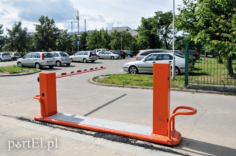 Przed szpitalem zaparkujesz, ale musisz zapłacić zdjęcie nr 90802