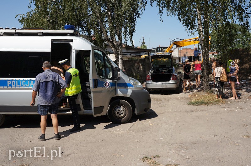 Mur runął na samochód zdjęcie nr 91751