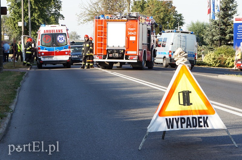 Wypadek na Warszawskiej: jedna osoba w szpitalu zdjęcie nr 91792
