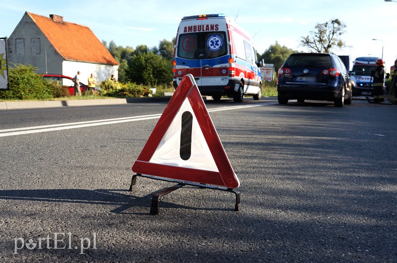 Wypadek na Warszawskiej: jedna osoba w szpitalu zdjęcie nr 91799