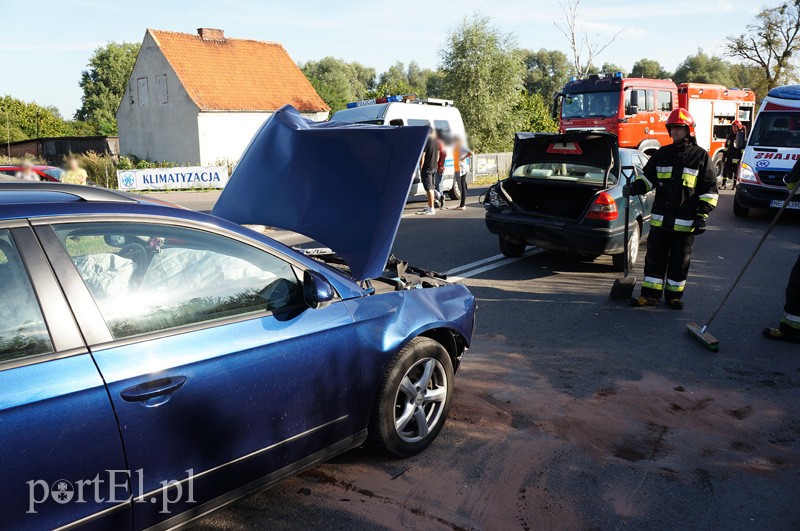 Wypadek na Warszawskiej: jedna osoba w szpitalu zdjęcie nr 91795